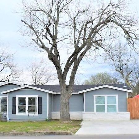 Cozy Haus Relaxing 'Home Base' Wifi Location Close To Town And Rivers, Schlitterbahn, Gruene New Braunfels Exterior photo